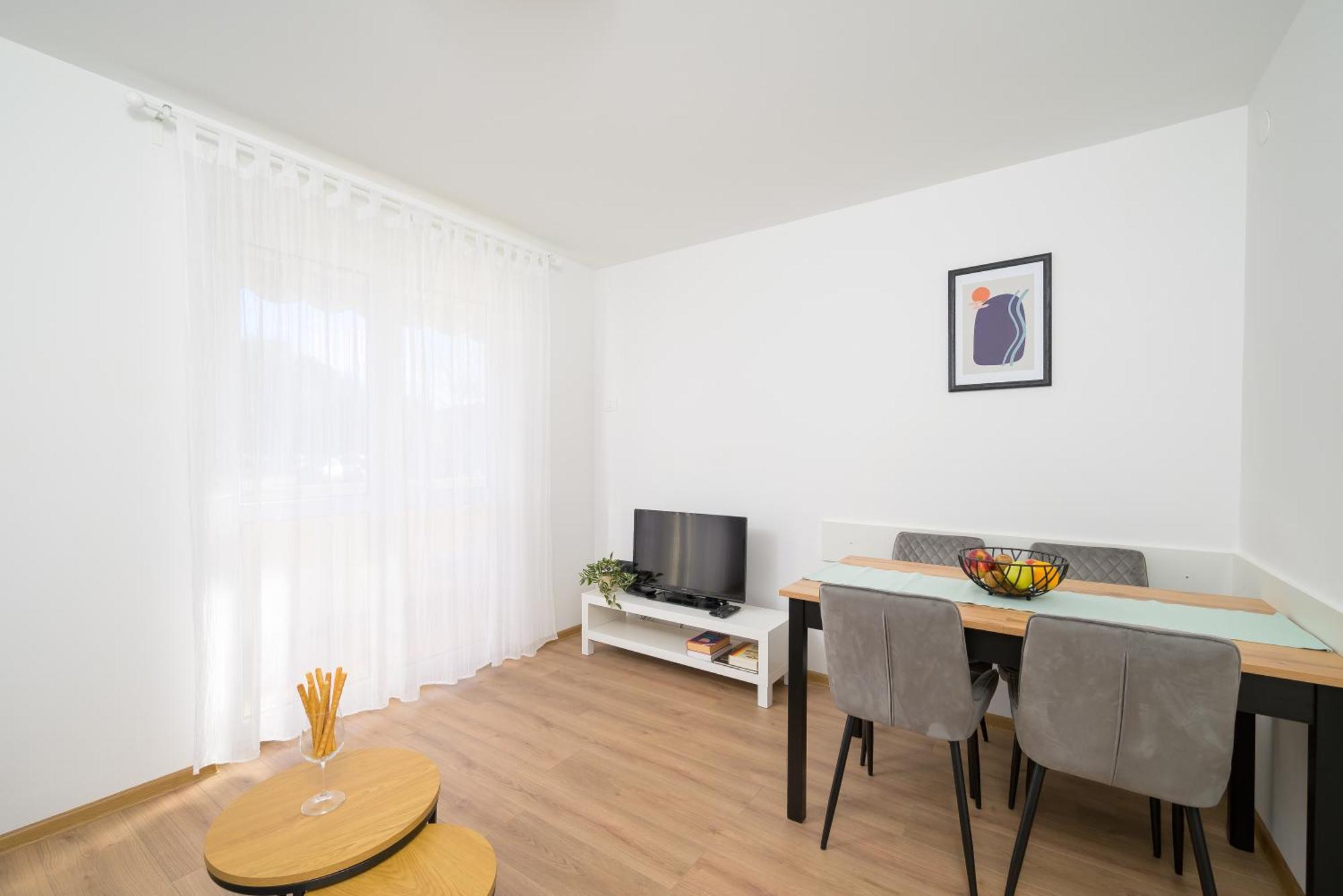Apartment Pina Porec Bagian luar foto