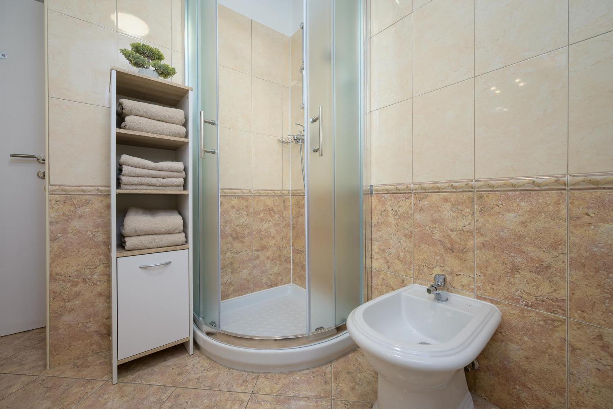 Apartment Pina Porec Bagian luar foto