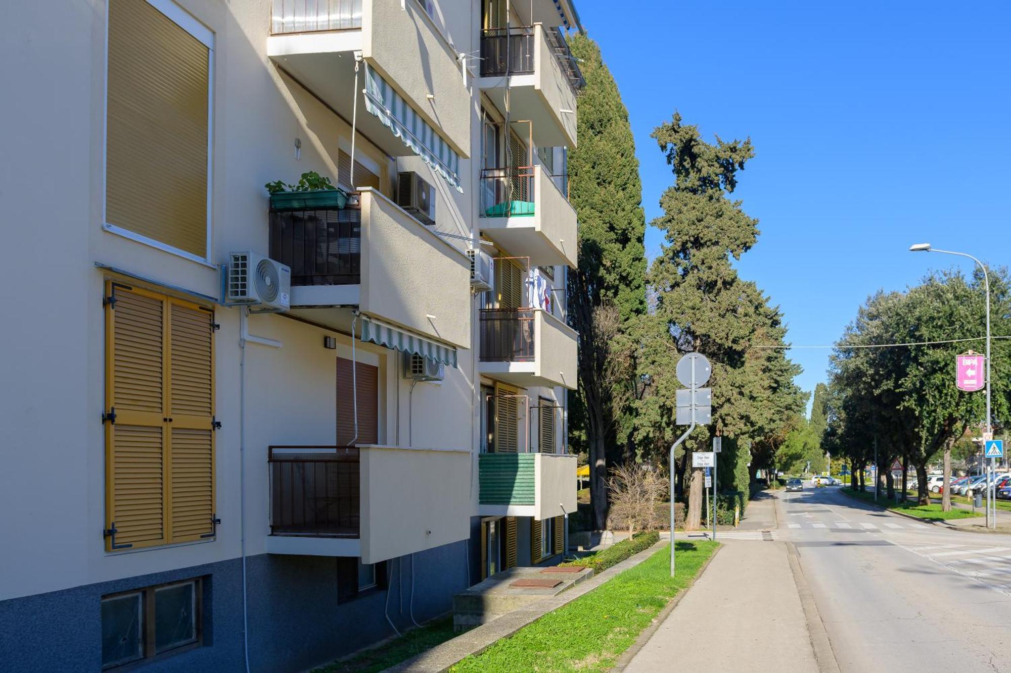 Apartment Pina Porec Bagian luar foto